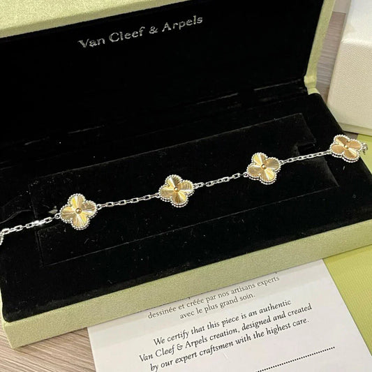 [Polaidi Jewelry]CLOVER 5 MOTIFS CHRISTMAS LIMITED EDITION BRACELET