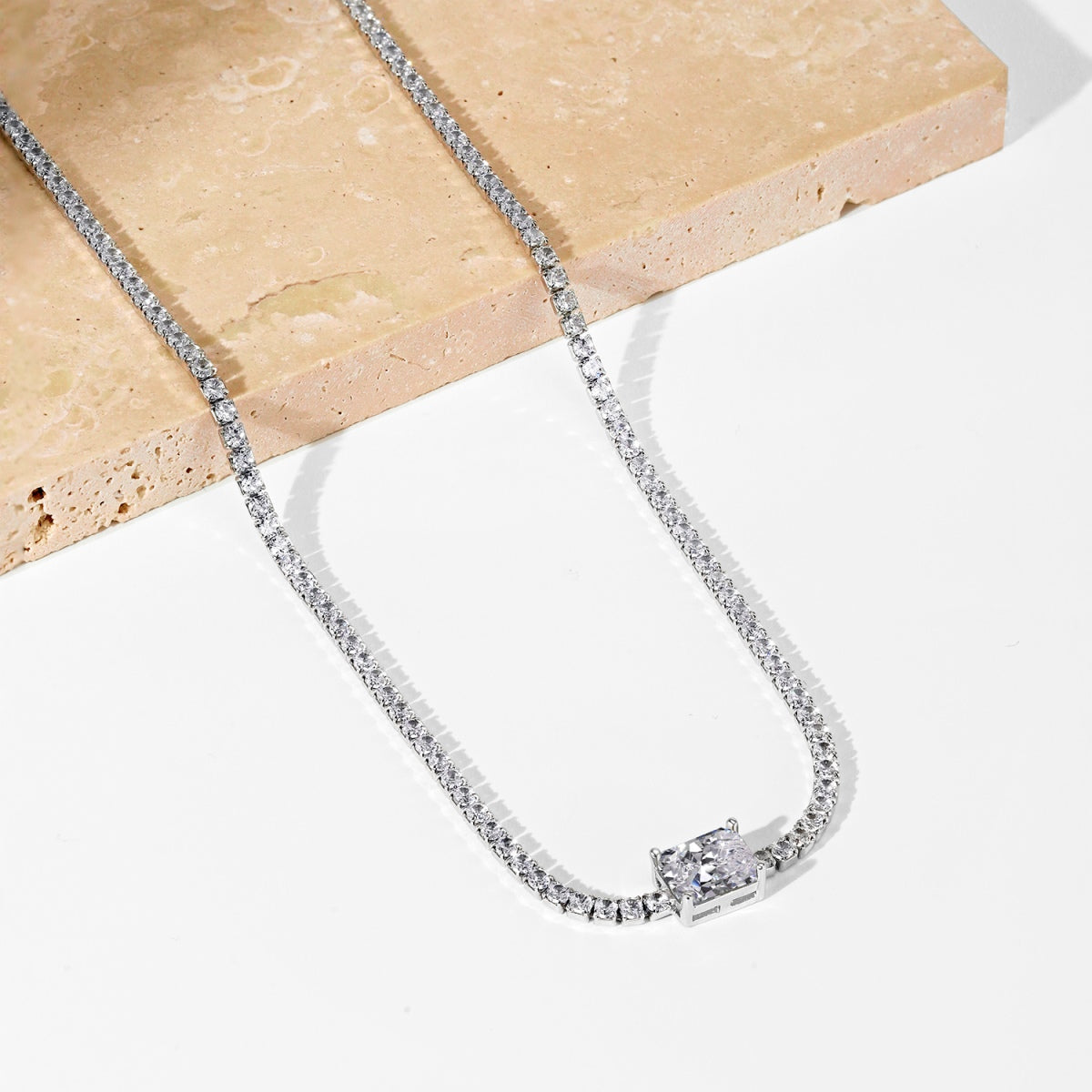 [Polaidi Jewelry]2.0 carat Ornate Emerald Cut Necklace