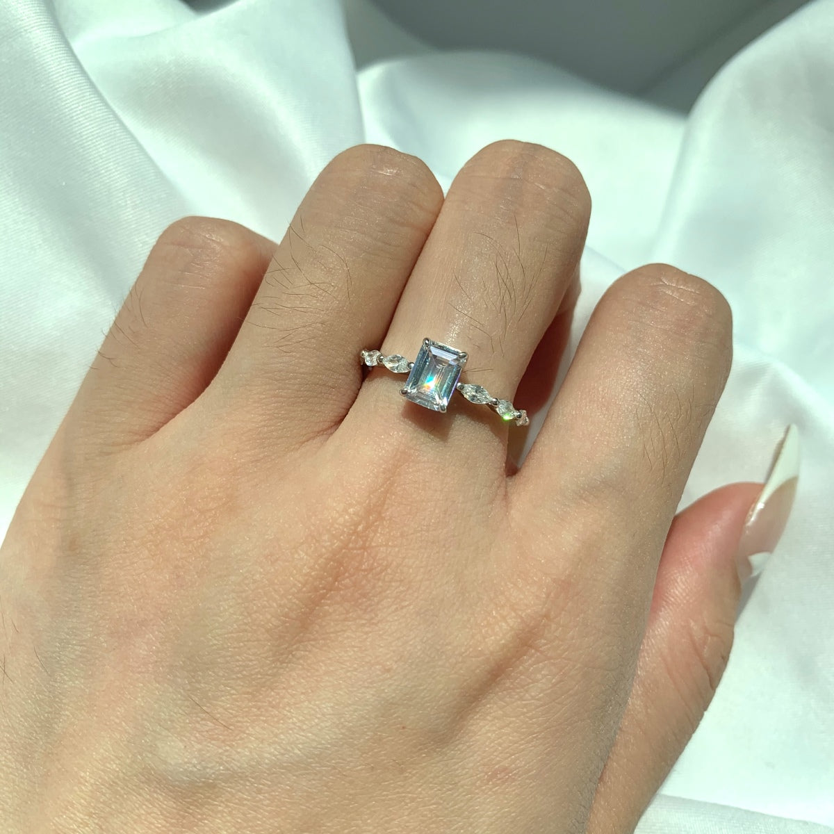 [Polaidi Jewelry]1.0 Carat Dainty Resplendent Radiant Cut Daily Ring