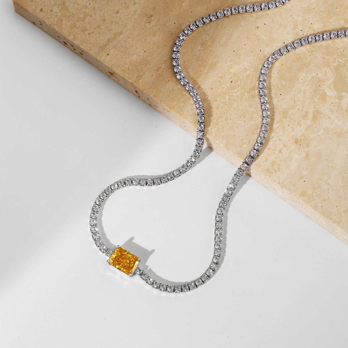 [Polaidi Jewelry]2.0 carat Ornate Emerald Cut Necklace