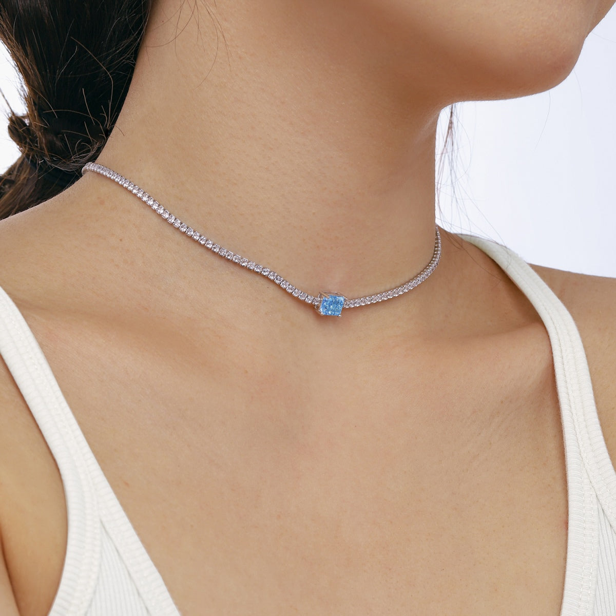 [Polaidi Jewelry]2.0 carat Ornate Emerald Cut Necklace