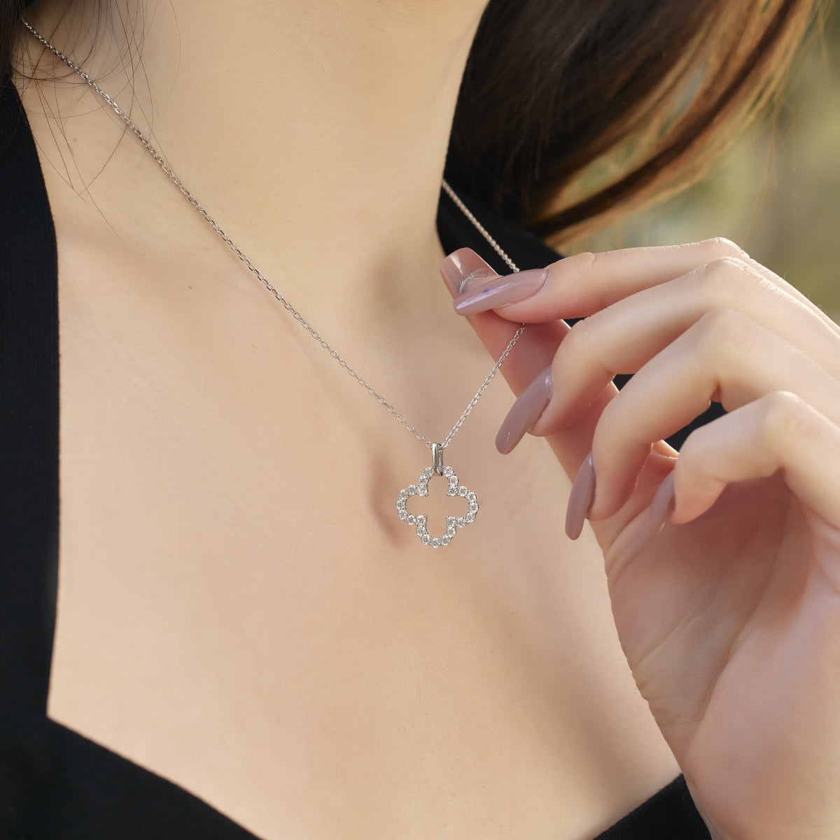 [Polaidi Jewelry]Four-Leaf Clover Hollow Design Exquisite Necklace
