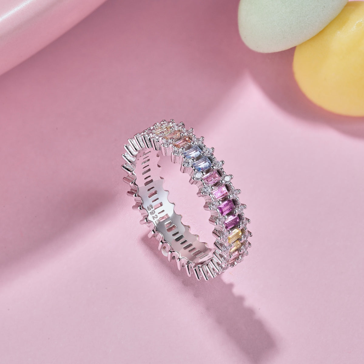 [Polaidi Jewelry]Splashy Ornate Emerald Cut Cocktail Ring
