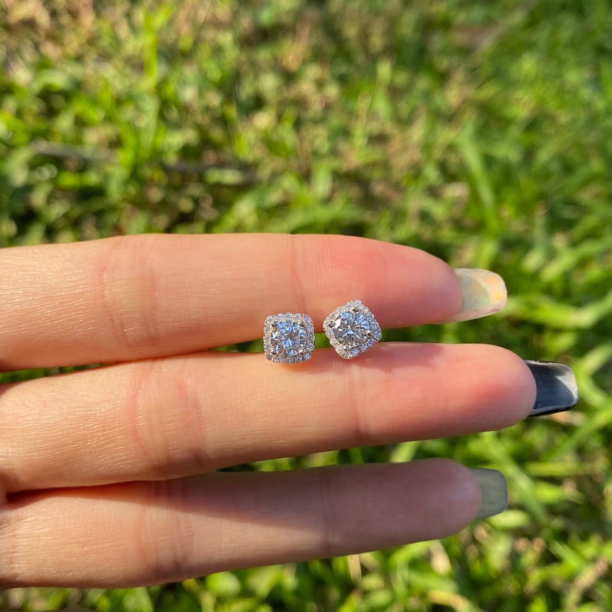 [Polaidi Jewelry]Classic Round Center Stone Stud Earrings