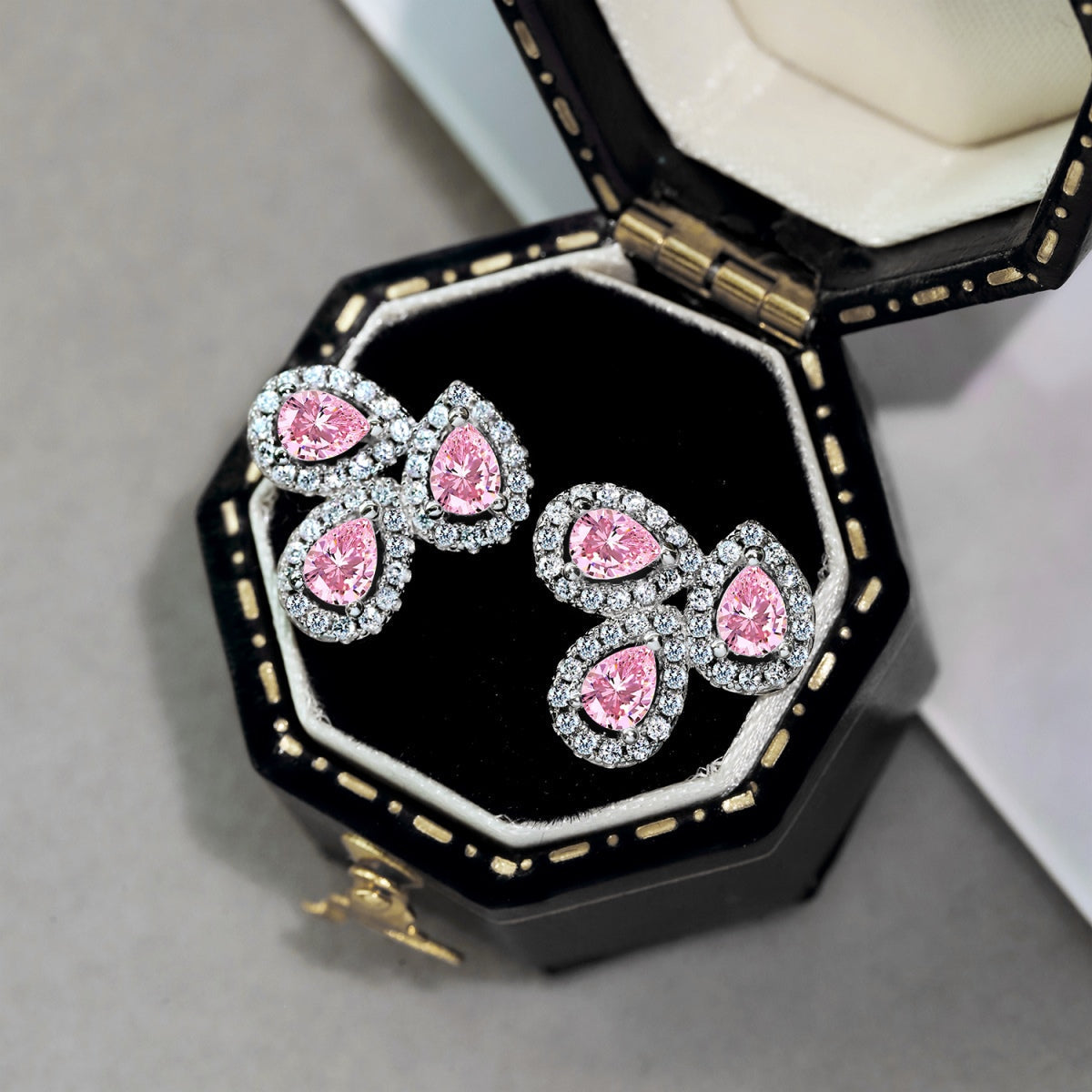 [Polaidi Jewelry]Ornate Flower Shape Pear Cut Lover Earrings