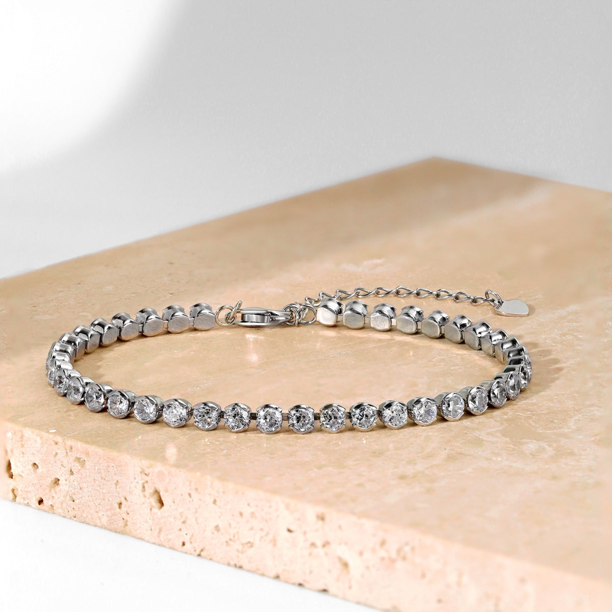 [Polaidi Jewelry]Ornate  Sparkling Round Cut Daily Bracelet