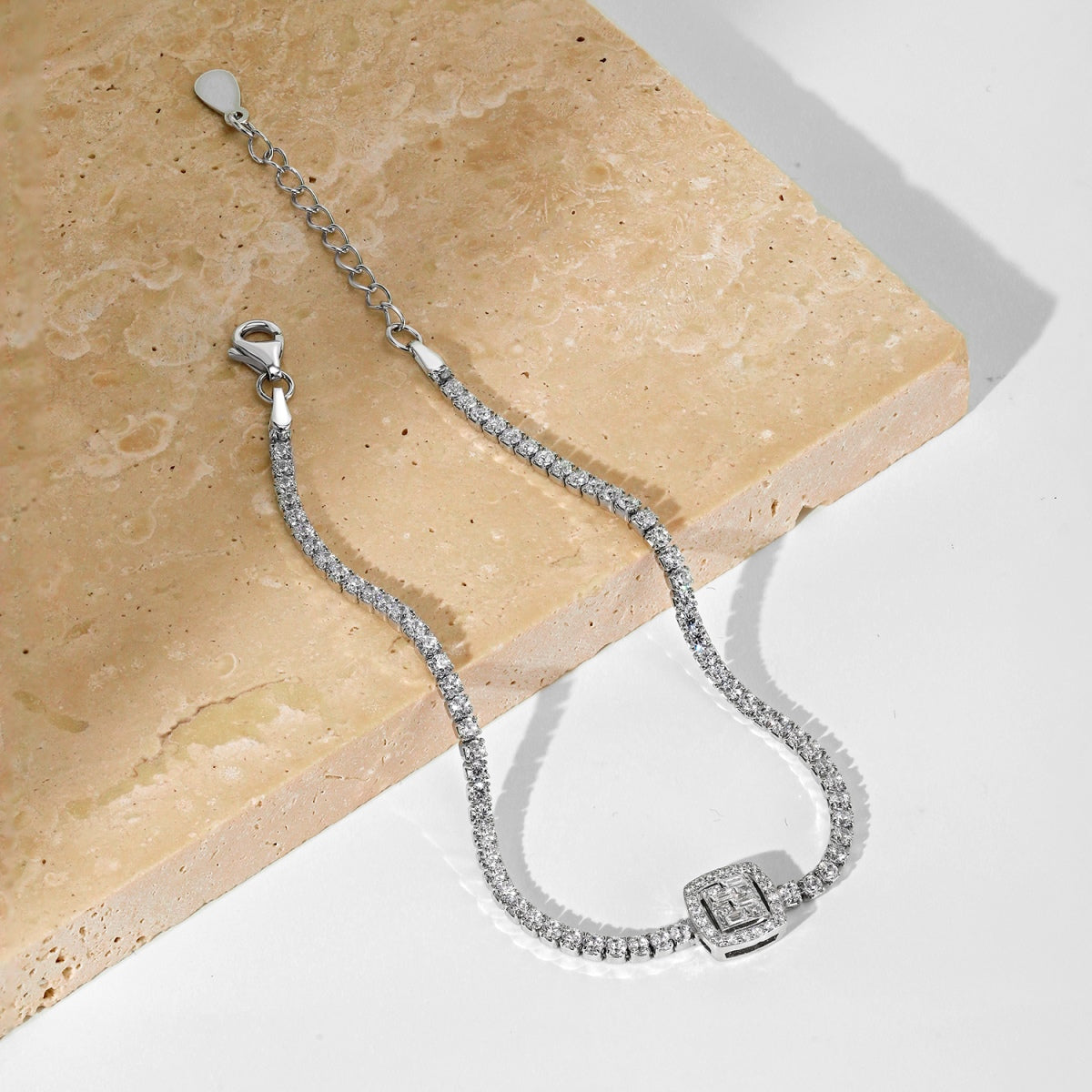 [Polaidi Jewelry]Luxurious Dazzling Square Shape Banquet Bracelet