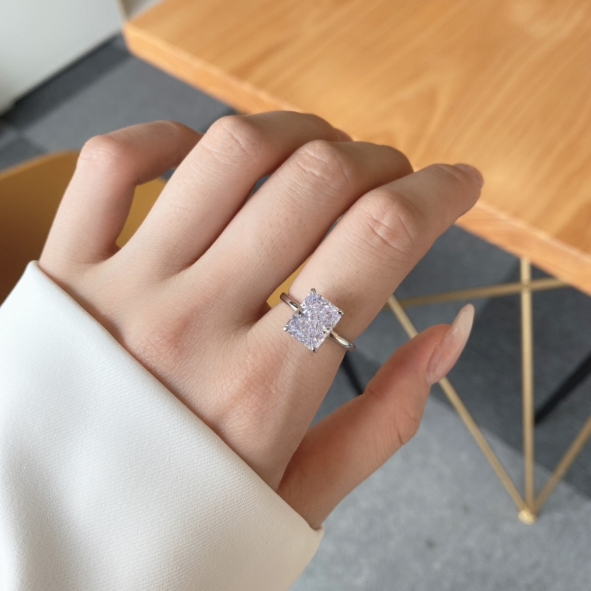 [Polaidi Jewelry]4.0 Carat Ornate Enchanting Radiand Cut Banquet Ring