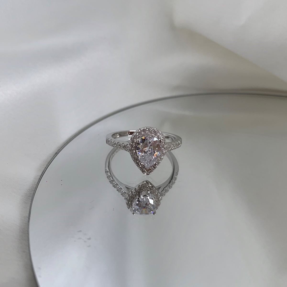 [Polaidi Jewelry]1.0 Carat Luxurious Resplendent Water Drop Shape Wedding Ring