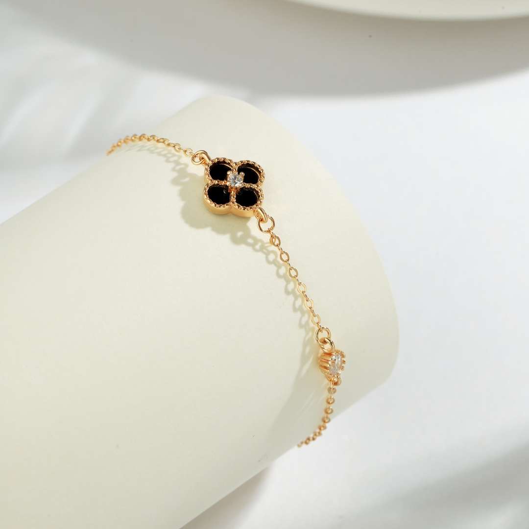 [Polaidi Jewelry]Delicate Four Leaf Clover Bracelet