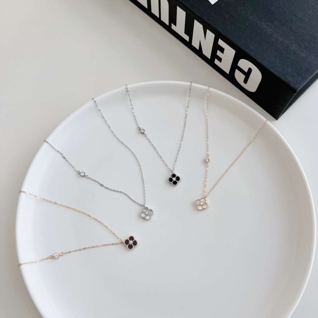 [Polaidi Jewelry]Delicate Flower Shape Necklace