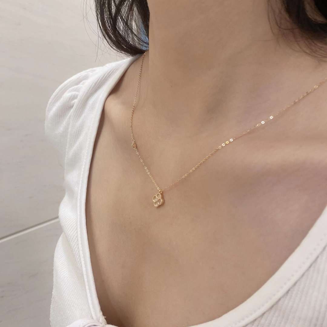 [Polaidi Jewelry]Delicate Flower Shape Necklace