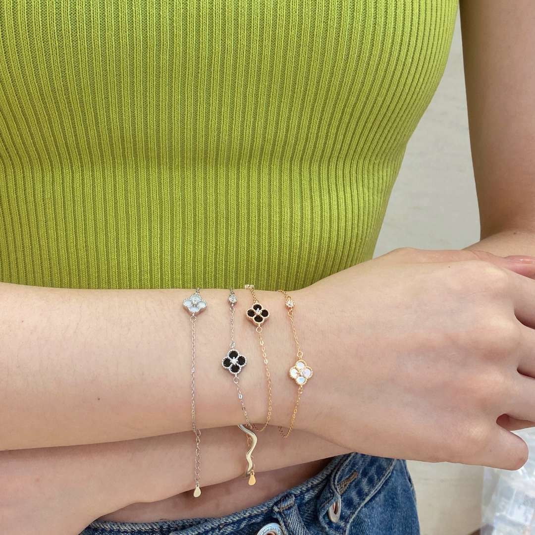 [Polaidi Jewelry]Delicate Four Leaf Clover Bracelet