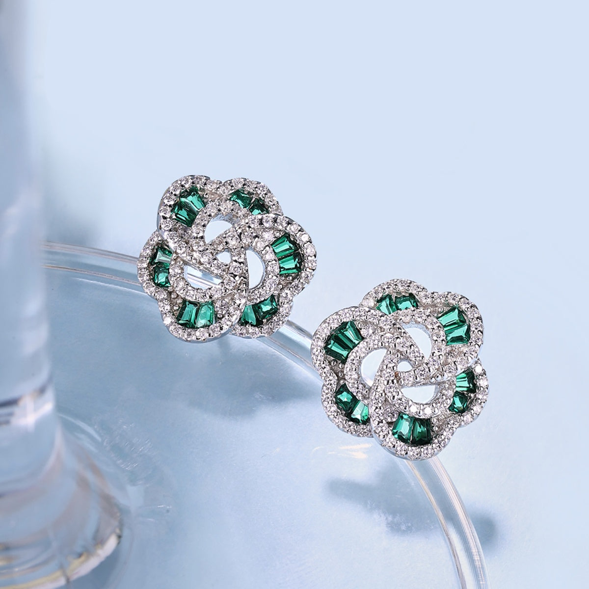 [Polaidi Jewelry]Exquisite Flower Shape Daily Earrings