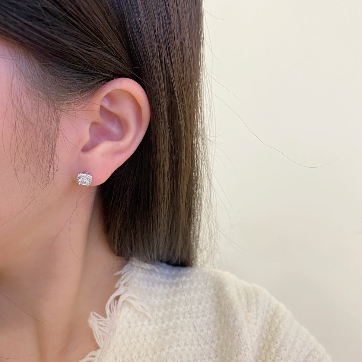[Polaidi Jewelry]Classic Round Center Stone Stud Earrings