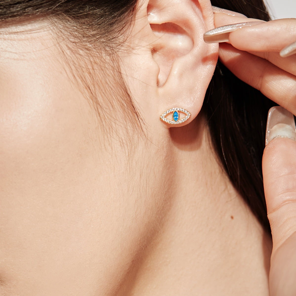 [Polaidi Jewelry]Blue Devil Eyes Hollow Stud Earrings