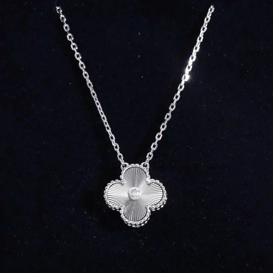 [Polaidi Jewelry]CLOVER  15MM DIAMOND LASER NECKLACE SILVER