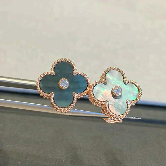 [：Polaidi Jewelry]クローバー ミディアム 1モチーフ グレーマザーオブパール ダイヤモンドピアス