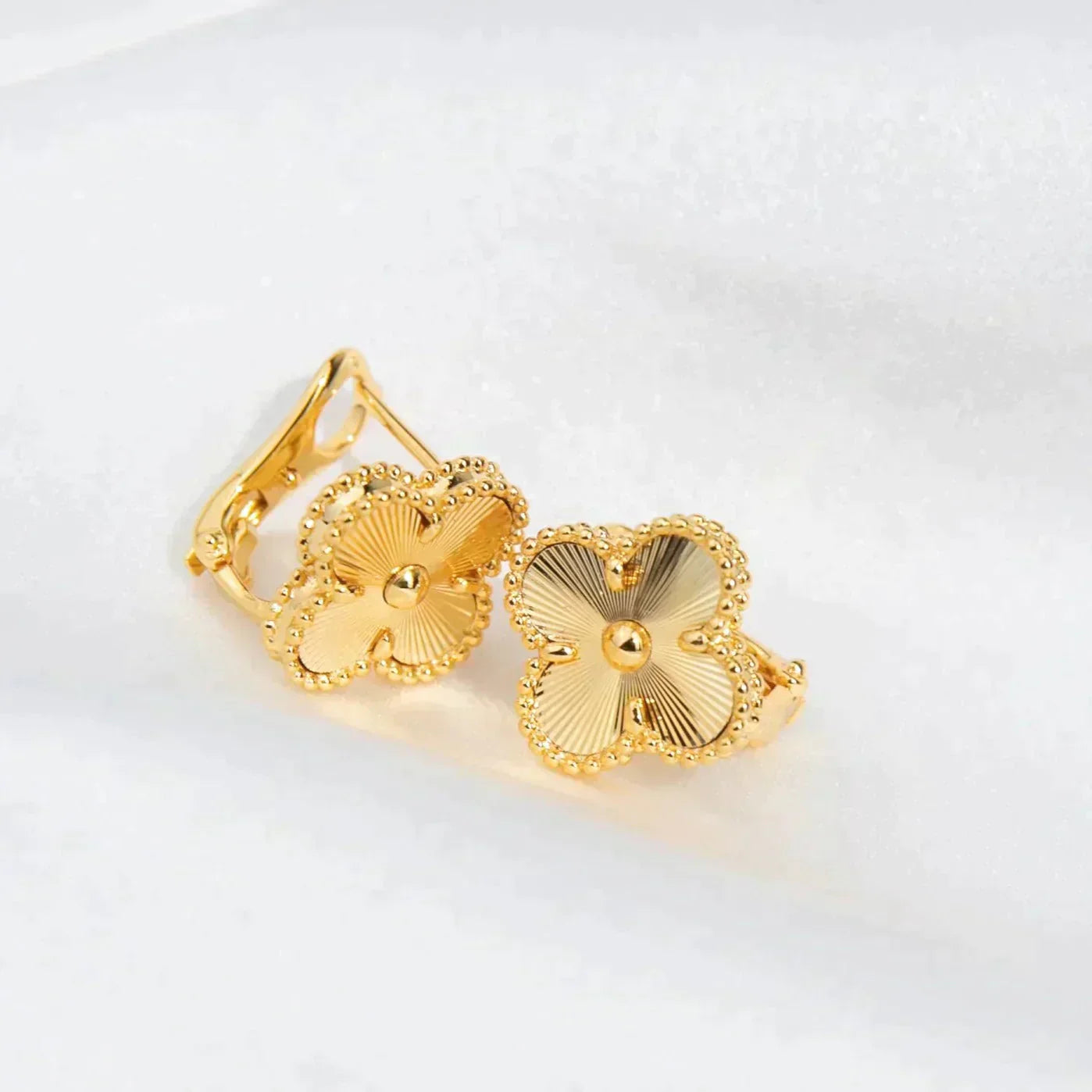 [Polaidi Jewelry]CLOVER MEDIUM 1 MOTIFS LASER EARRINGS