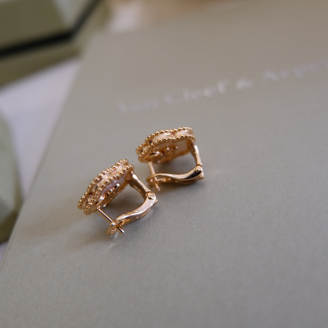[：Polaidi Jewelry]LUCKY PINK GOLD WHITE MOP EARRINGS
