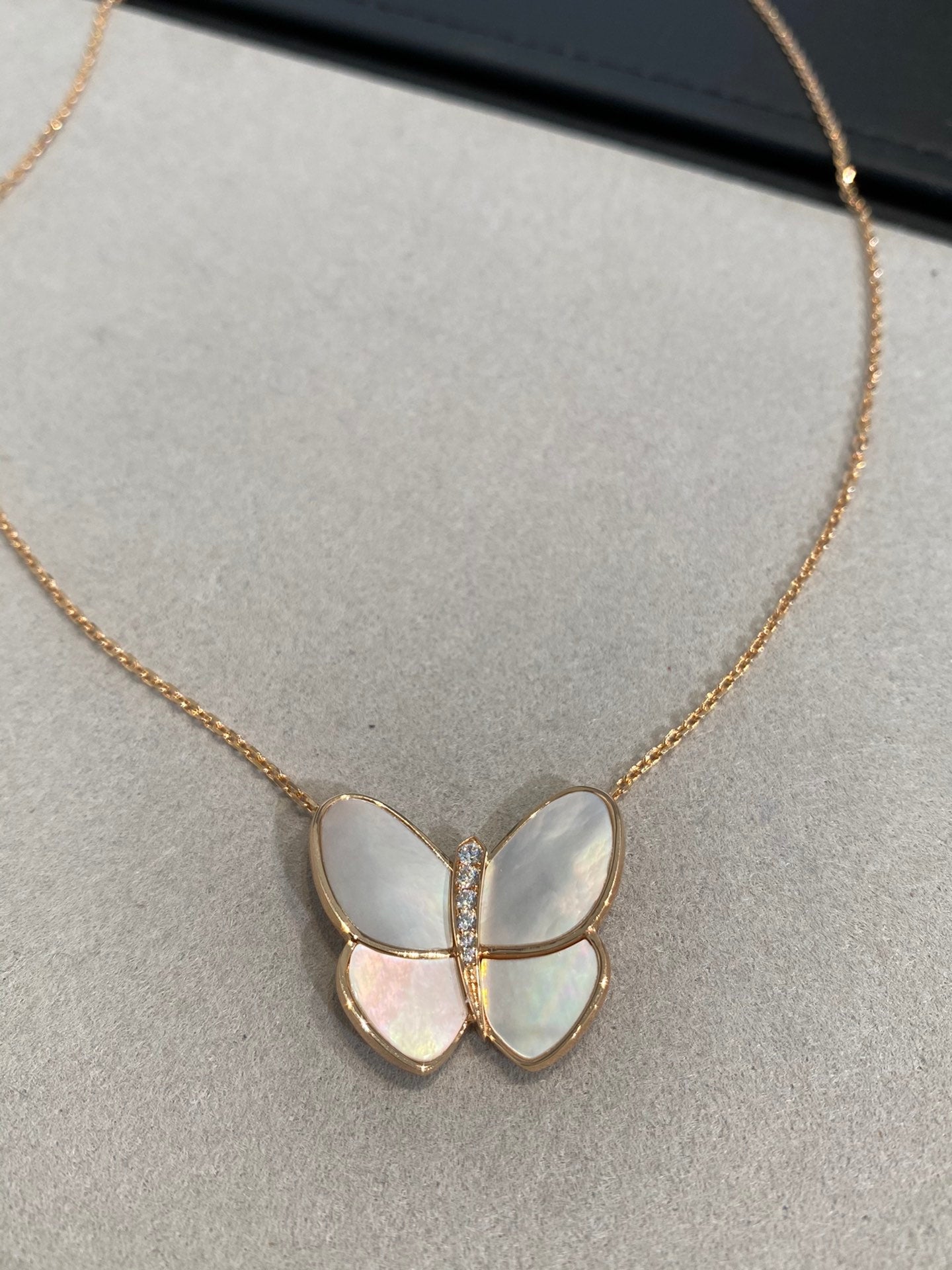 [：Polaidi Jewelry]BUTTERFLY GOLD MOP DIAMOND NECKLACE