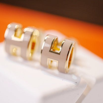 [Polaidi Jewelry]MINI POP H GOLD EARRINGS GREY