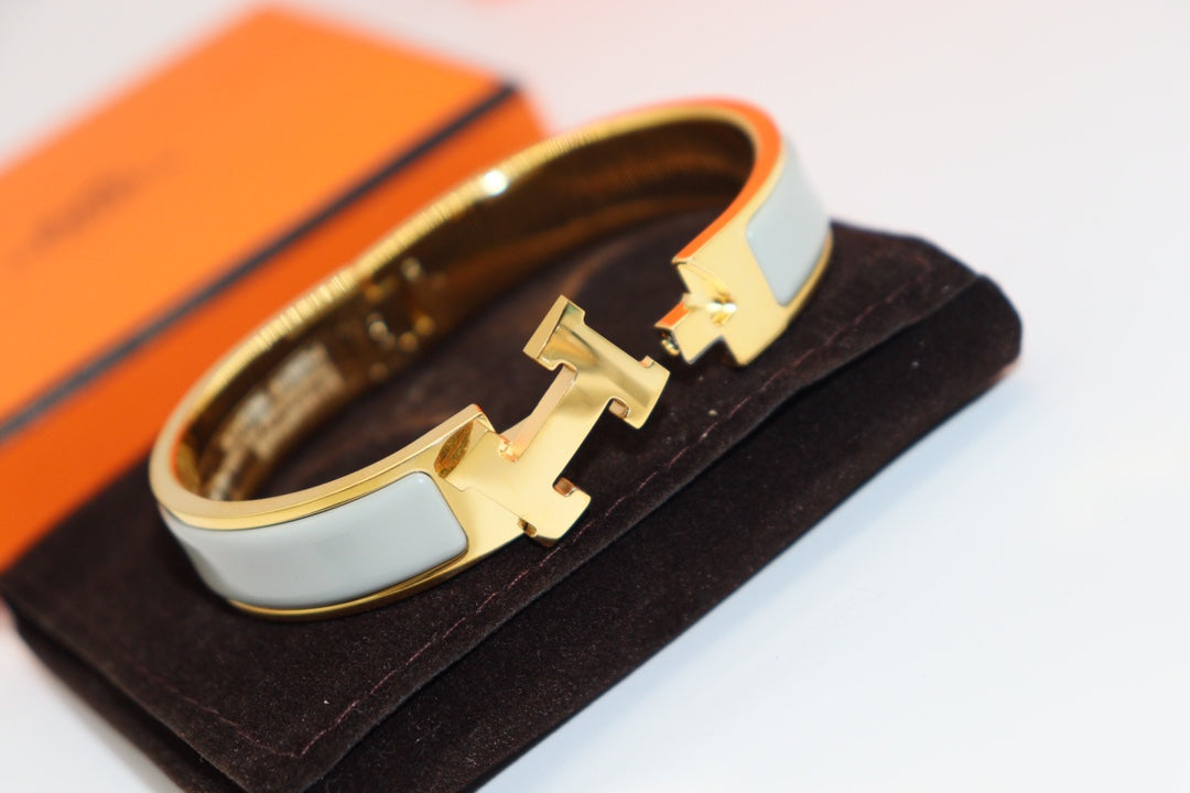 [：Polaidi Jewelry]H LIGHT BLUE BRACELET