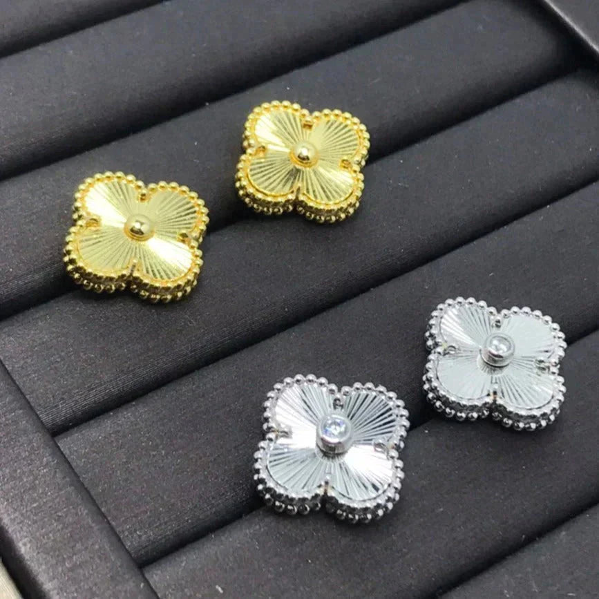 [：Polaidi Jewelry]CLOVER MINI 9.5MM LASER EARRINGS