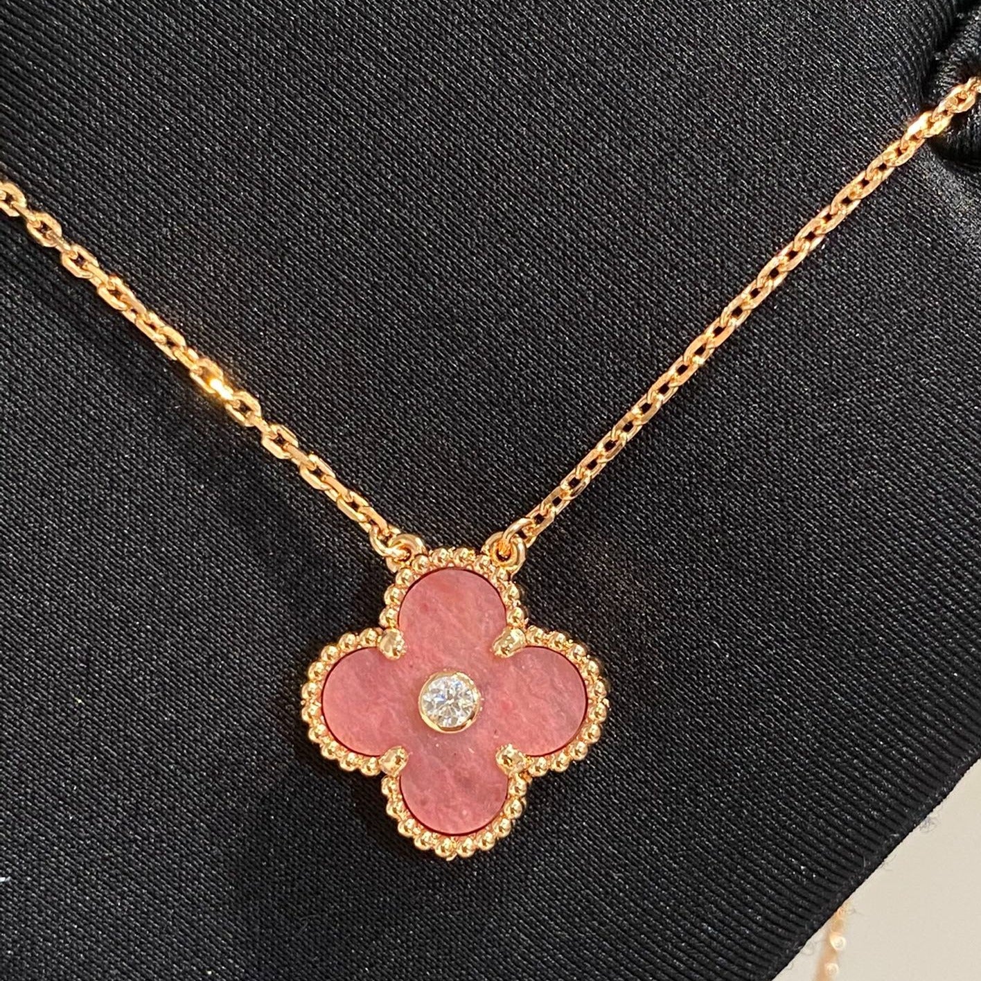 [Polaidi Jewelry]CLOVER 15MM DIAMOND RHODONITE NECKLACE