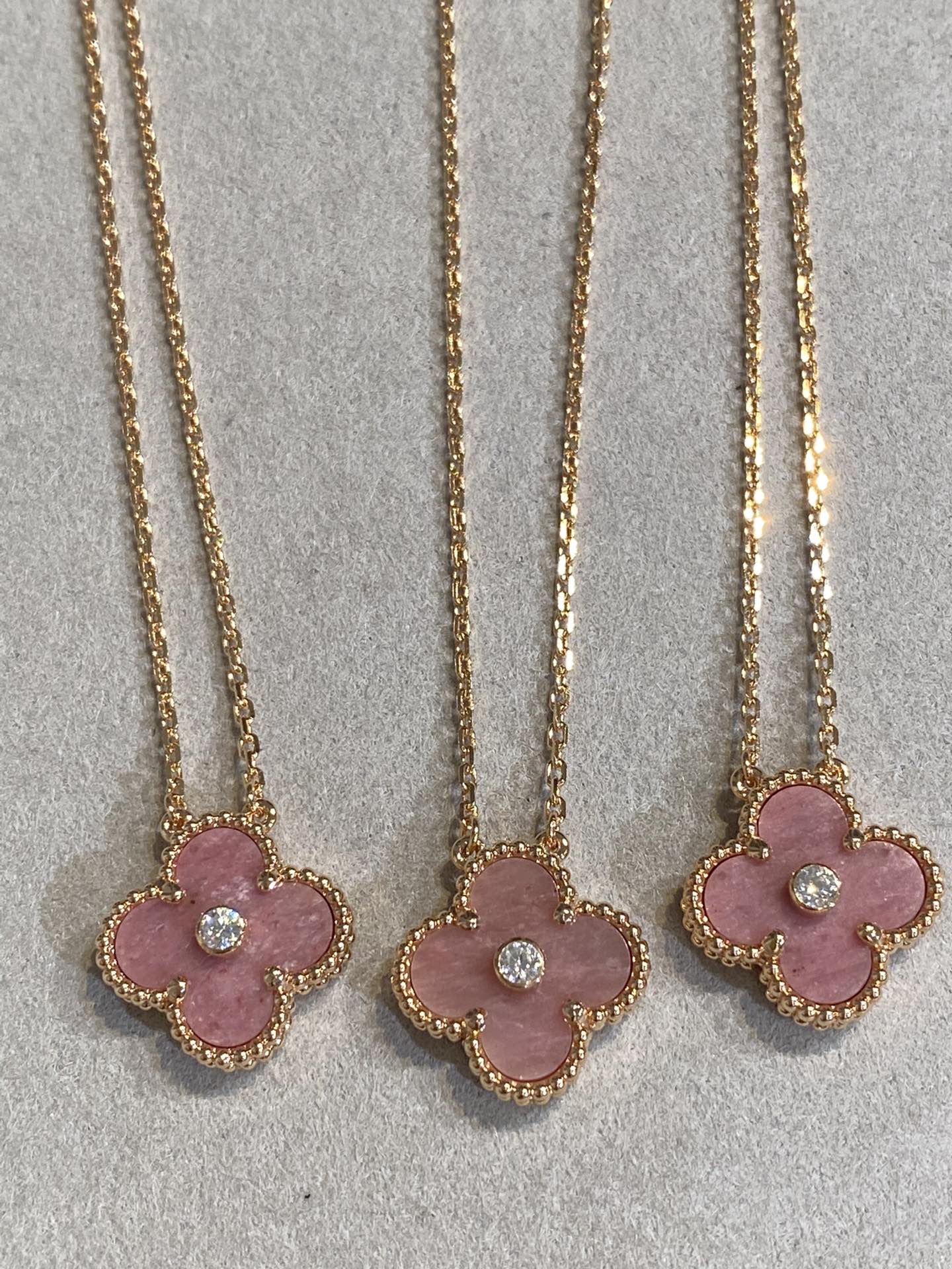 [：Polaidi Jewelry]CLOVER 15MM DIAMOND RHODONITE NECKLACE