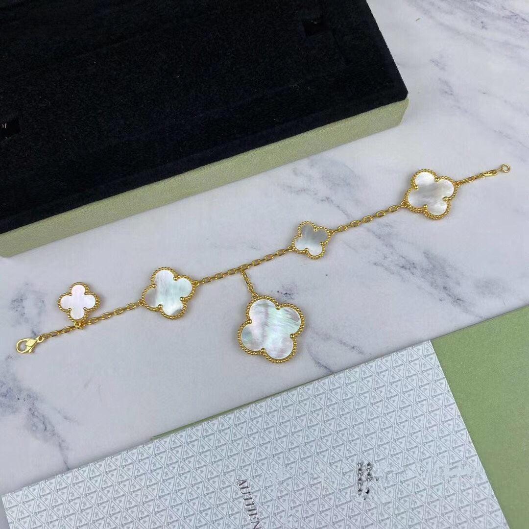 [：Polaidi Jewelry]マジック クローバー マザーオブパール ブレスレット 5モチーフ