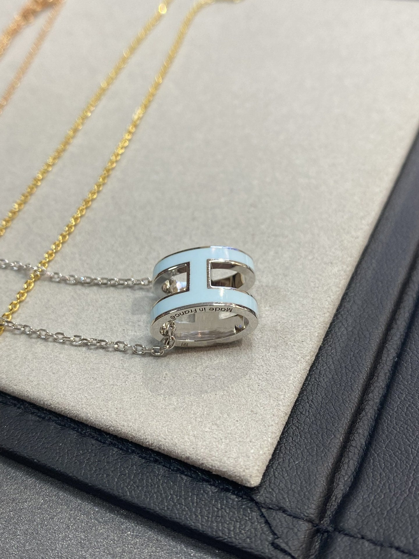 [：Polaidi Jewelry]POP H LIGHT BLUE NECKLACE