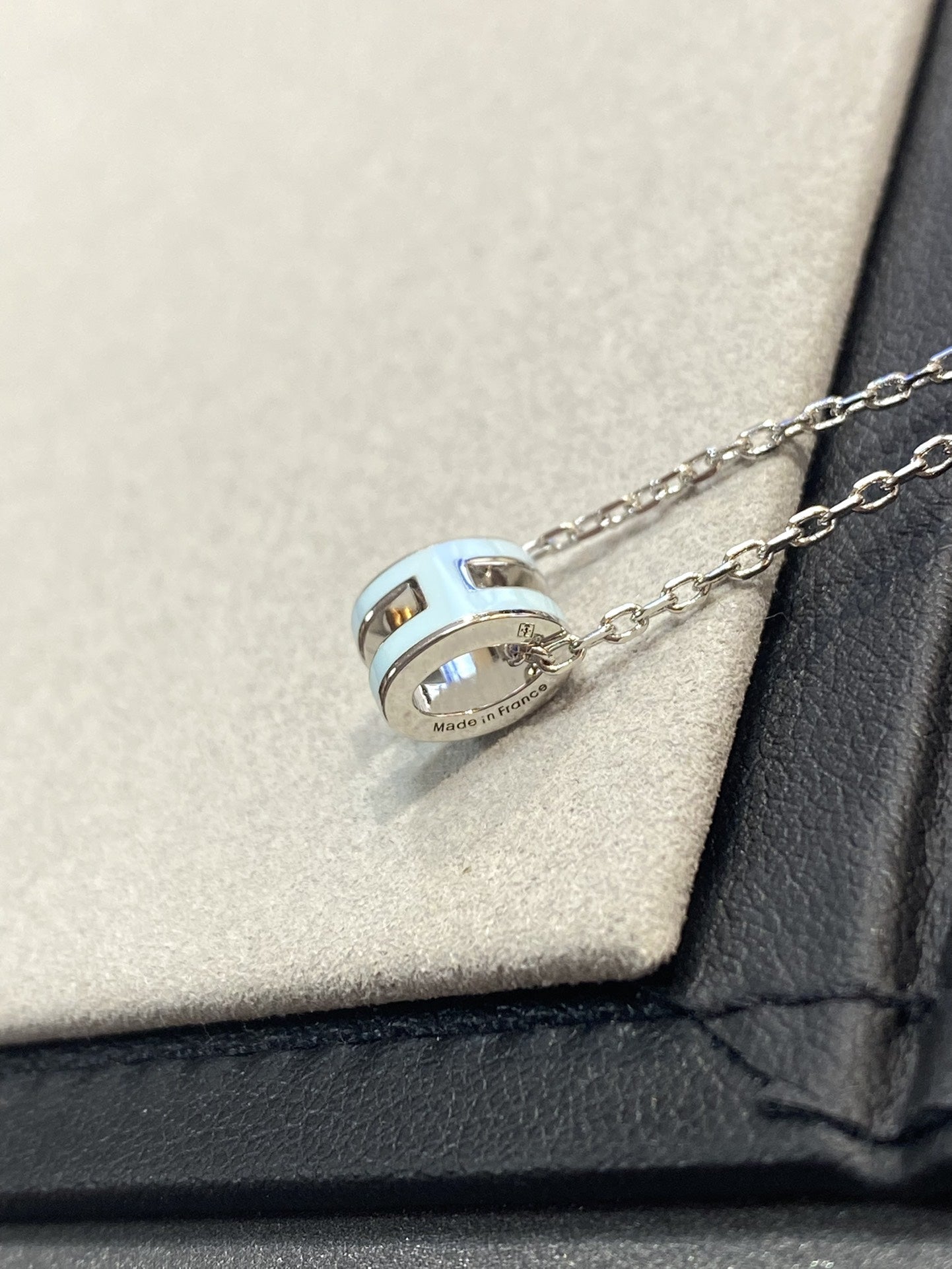 [：Polaidi Jewelry]POP H LIGHT BLUE NECKLACE