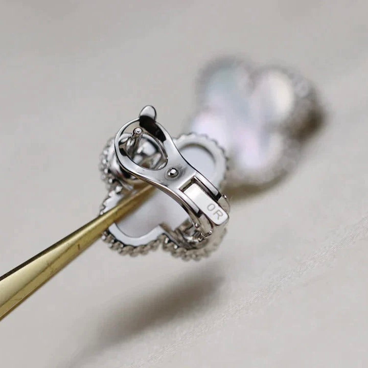 [Polaidi Jewelry]CLOVER MEDIUM 1 MOTIFS  WHITE MOP EARRINGS SILVER