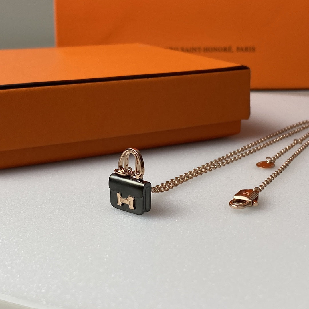 [Polaidi Jewelry]CONSTANCE BLACK PEDANT PINK GOLD NECKLACE
