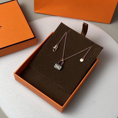 [：Polaidi Jewelry]CONSTANCE BLACK PEDANT PINK GOLD NECKLACE