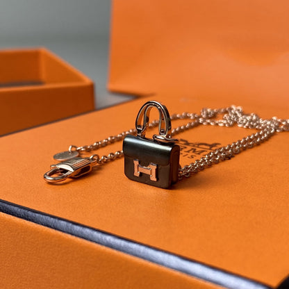[：Polaidi Jewelry]CONSTANCE BLACK PEDANT PINK GOLD NECKLACE