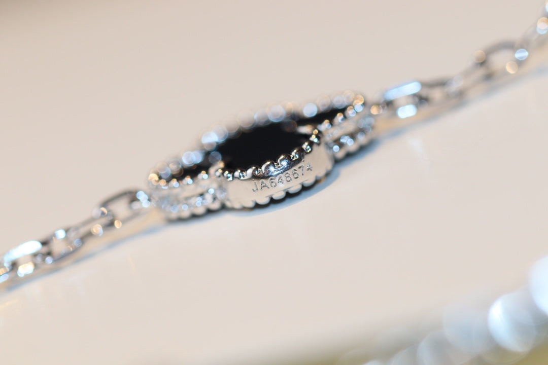 [Polaidi Jewelry]CLOVER 20 MOTIFS ONYX DIAMOND SILVER