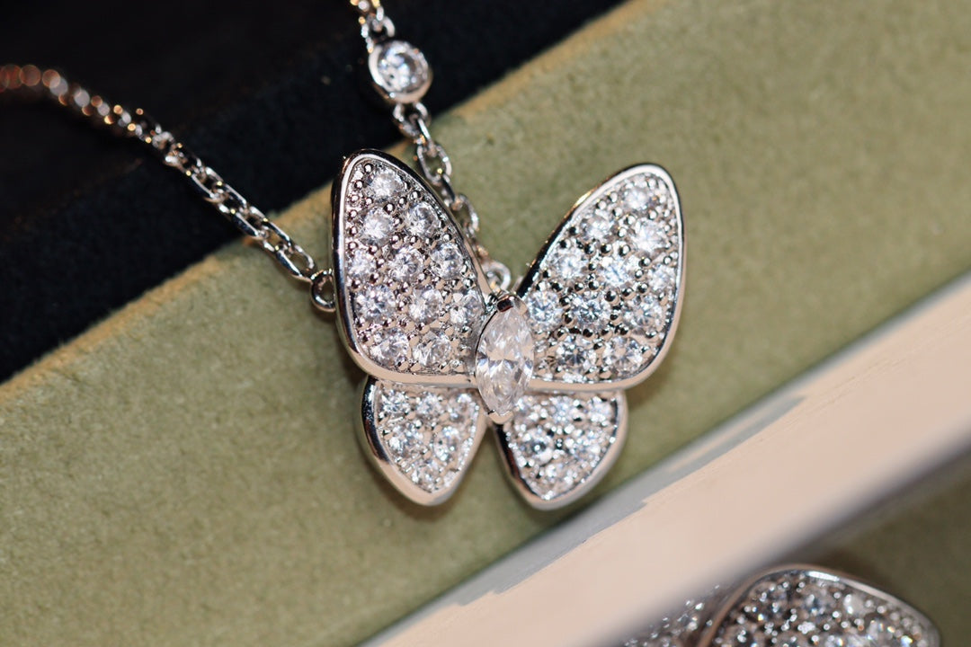 [：Polaidi Jewelry]BUTTERFLY DIAMOND NECKLACE