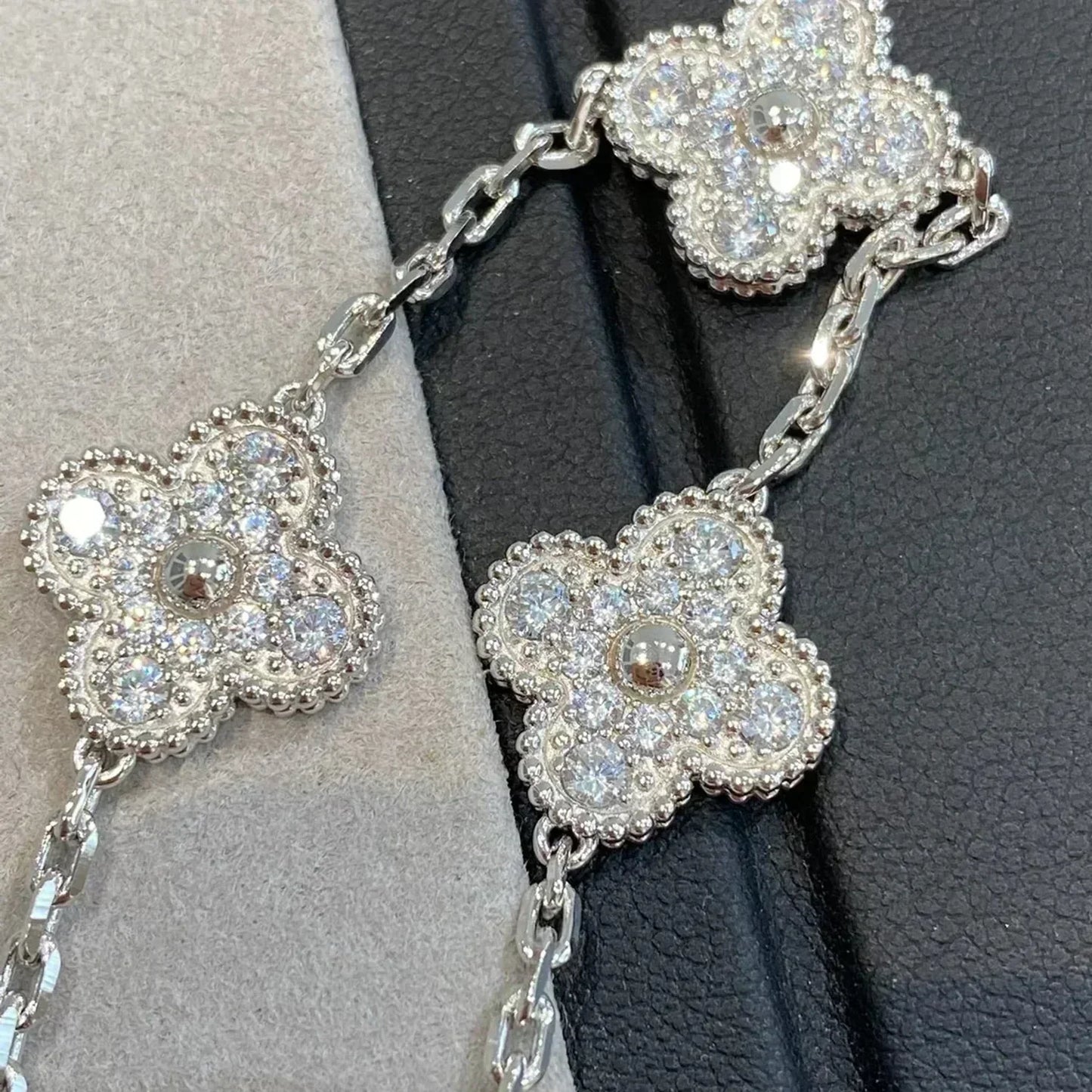 [Polaidi Jewelry] CLOVER 5 MOTIF FULL DIAMOND BRACELET COLLECTION