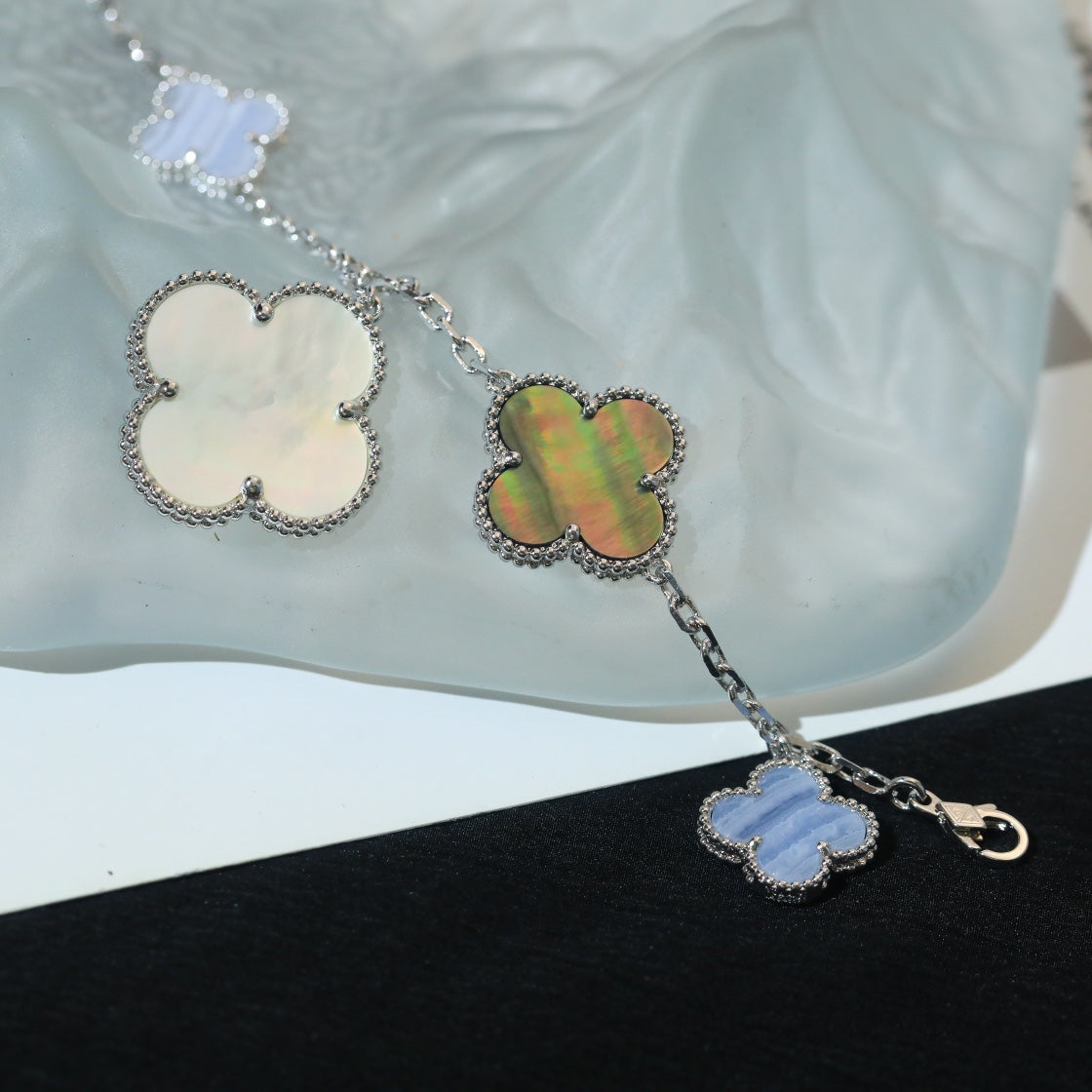 [：Polaidi Jewelry]CLOVER BRACELET 5 MOTIFS MOP CHALCEDONY SILVER