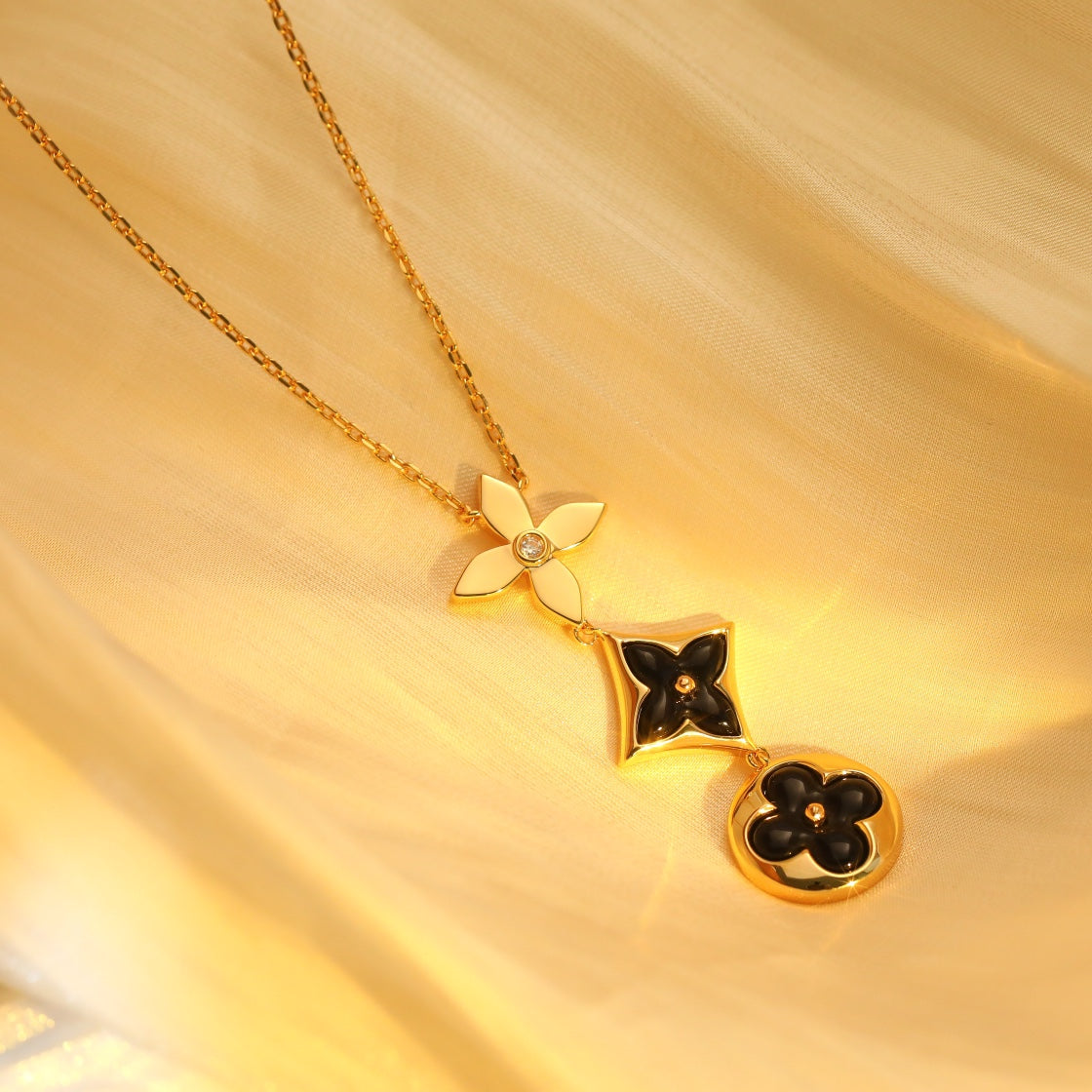 [Polaidi Jewelry]STAR AND SUN ONYX PINK GOLD NECKLACE