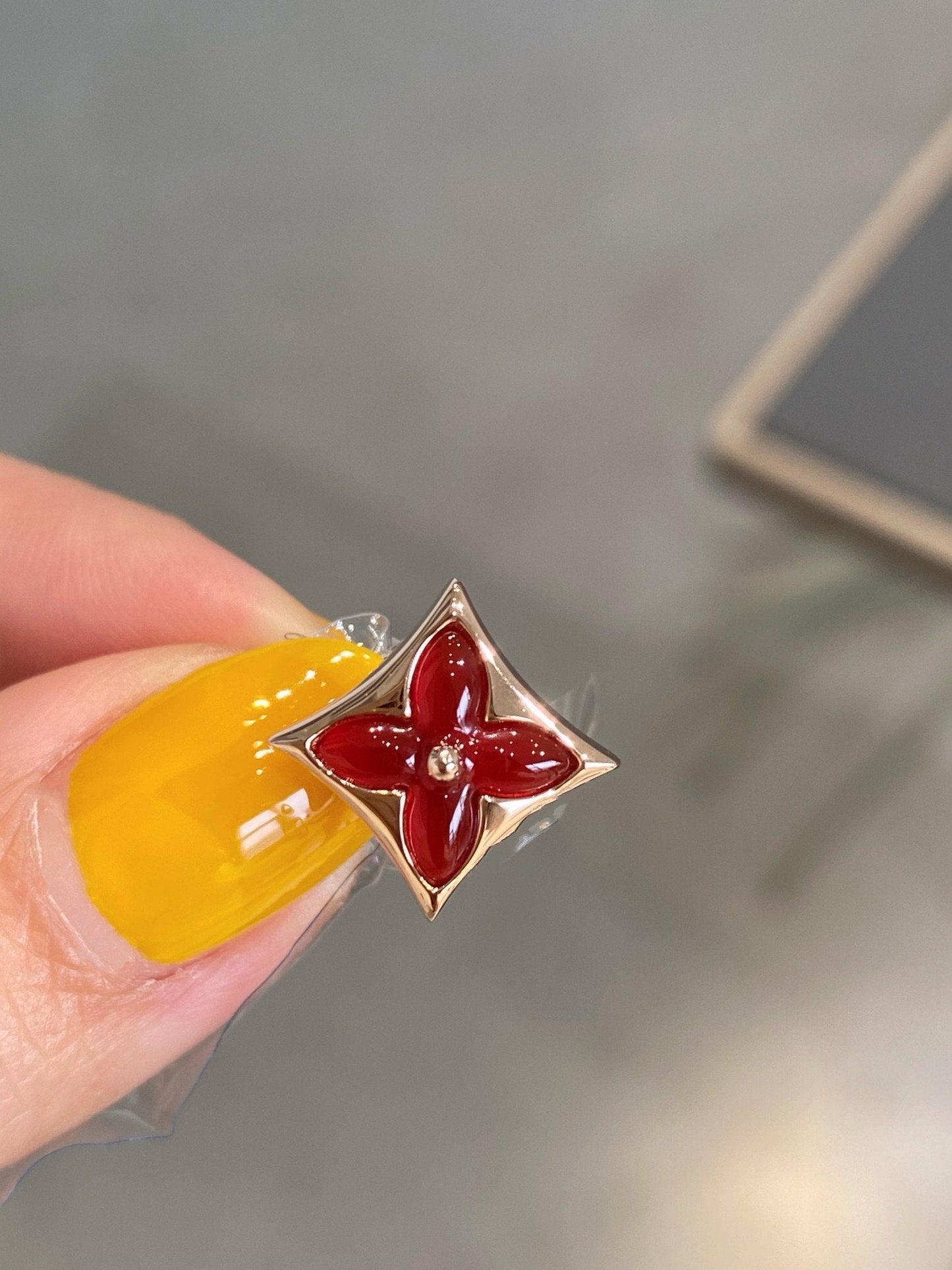 [Polaidi Jewelry]STAR AND SUN PINK GOLD CARNELIAN STUD EARRINGS