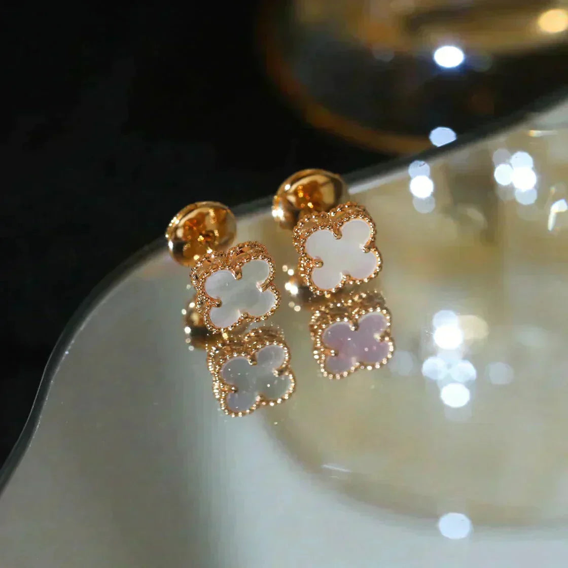 [：Polaidi Jewelry]CLOVER MINI 9.5MM WHITE MOP EARRINGS