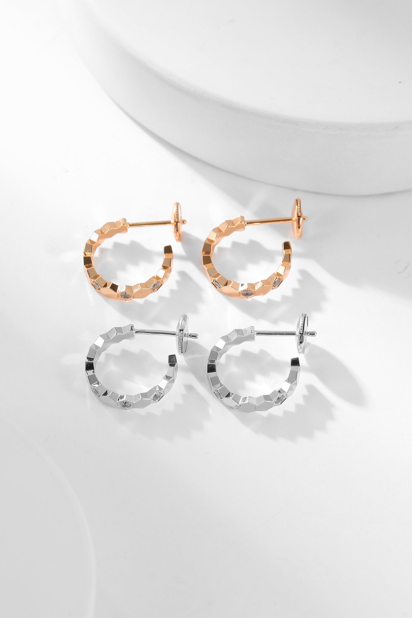 [Polaidi Jewelry]BEE LOVE DIAMOND HOOP EARRINGS