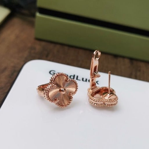 [Polaidi Jewelry]CLOVER MEDIUM STUD EARRINGS