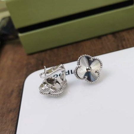 [：Polaidi Jewelry]CLOVER MEDIUM STUD EARRINGS