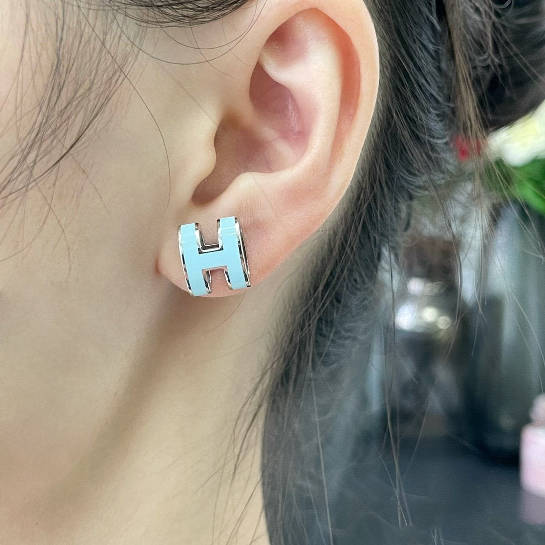 [：Polaidi Jewelry]POP H SKY BLUE STUD EARRINGS