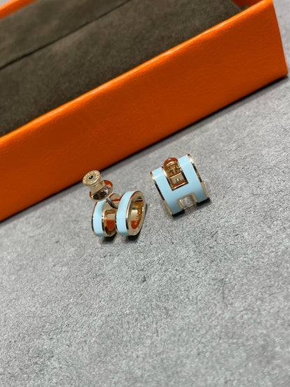 [：Polaidi Jewelry]POP H SKY BLUE STUD EARRINGS