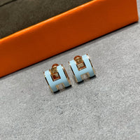 [Polaidi Jewelry ]POP H SKY BLUE STUD EARRINGS